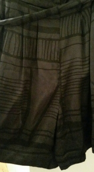 Club Monaco Gray/Black Silk Romper (pockets!) - Picture 5 of 6